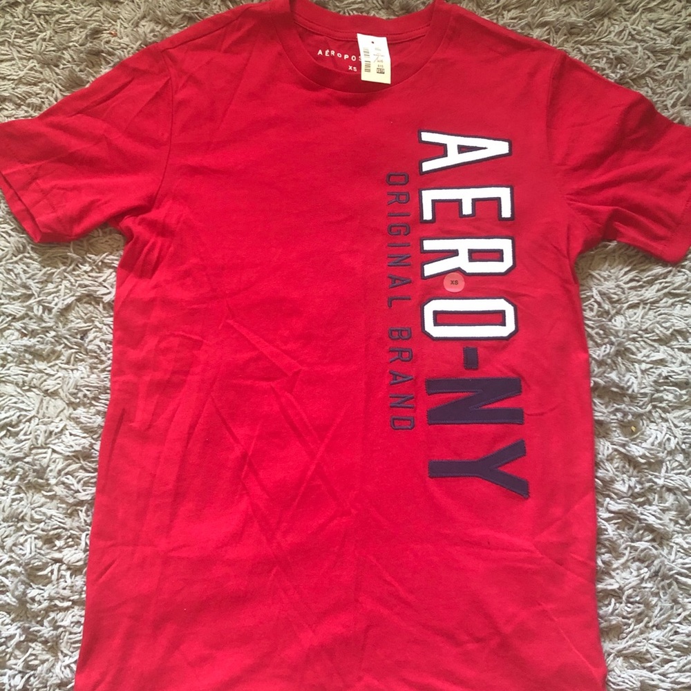 A simple yet cute Aeropostale red t-shirt 🌹.
